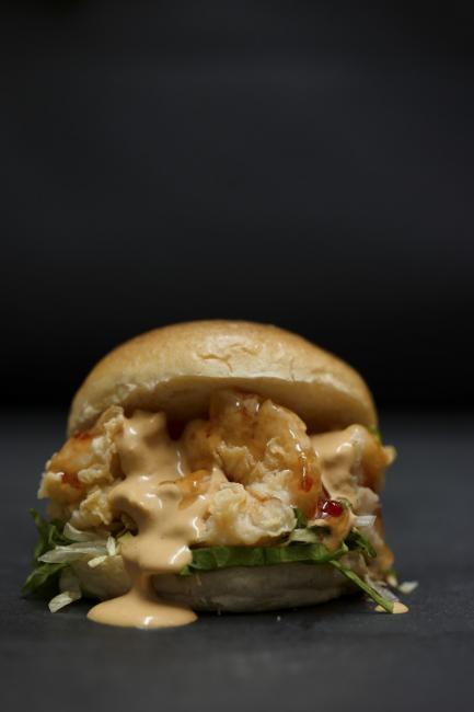 JetDine Menu f11 - mini prawn slider with smoked pepper and sweet chili sauce