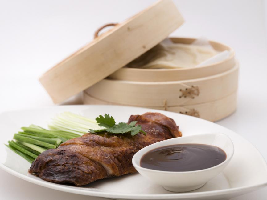 JetDine Menu f23 - duck rolls with leeks, cucumber and hoi sin sauce